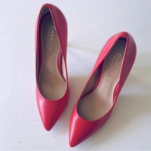 NEW CHARLES BY CHARLES DAVID PACT PUMP Coral Red womans 7.5